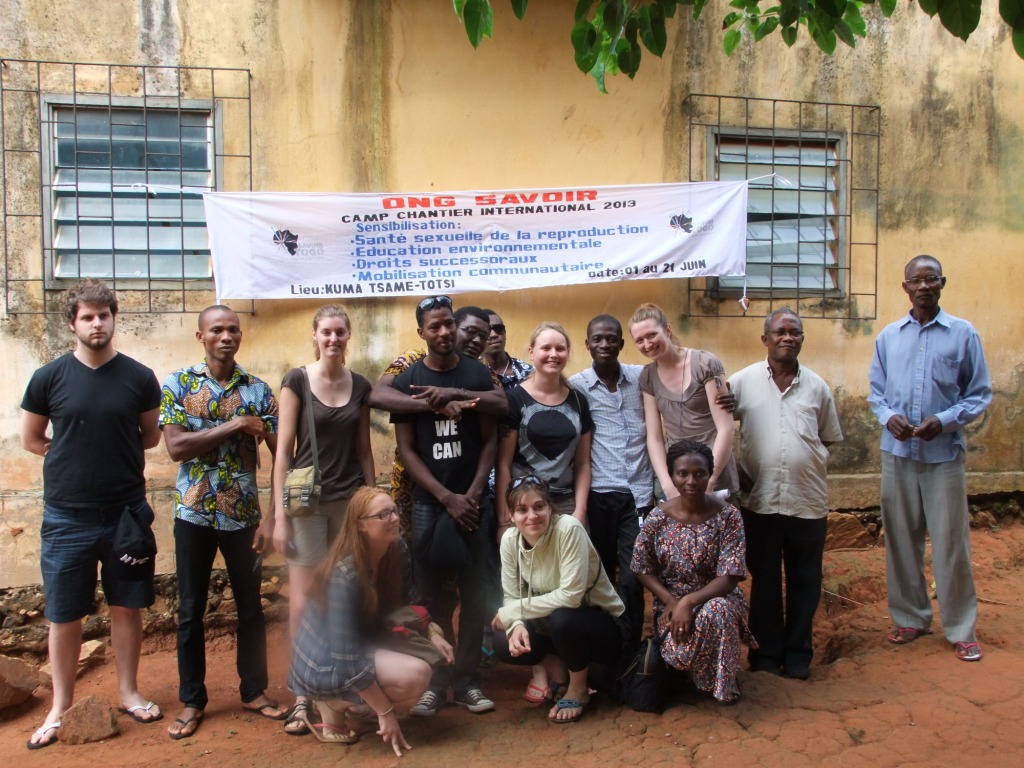 Photo de famille de fin de chantier.JPG