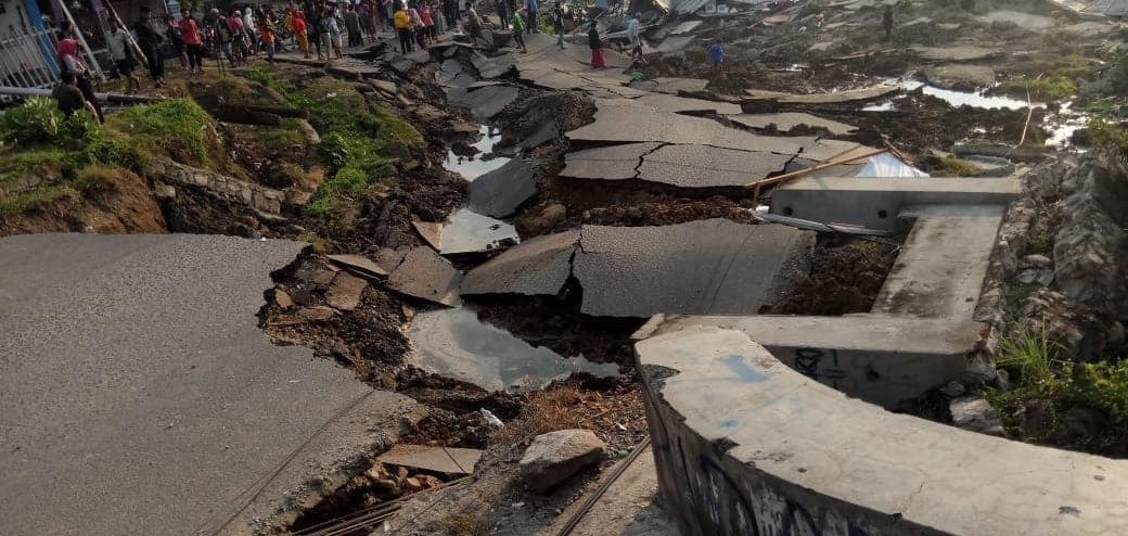 Tsunami: dévastation en Indonésie