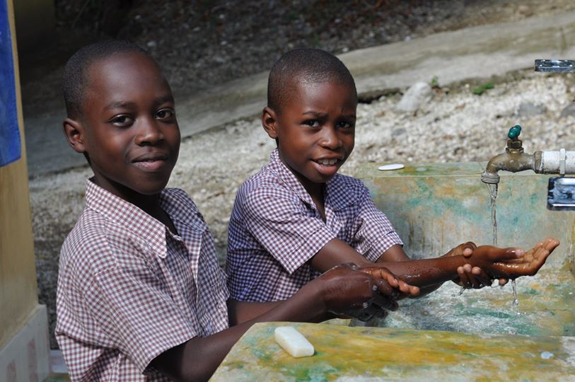 Prévenir, informer et fournir un soutien scolaire : Terre des Hommes Suisse face au COVID-19