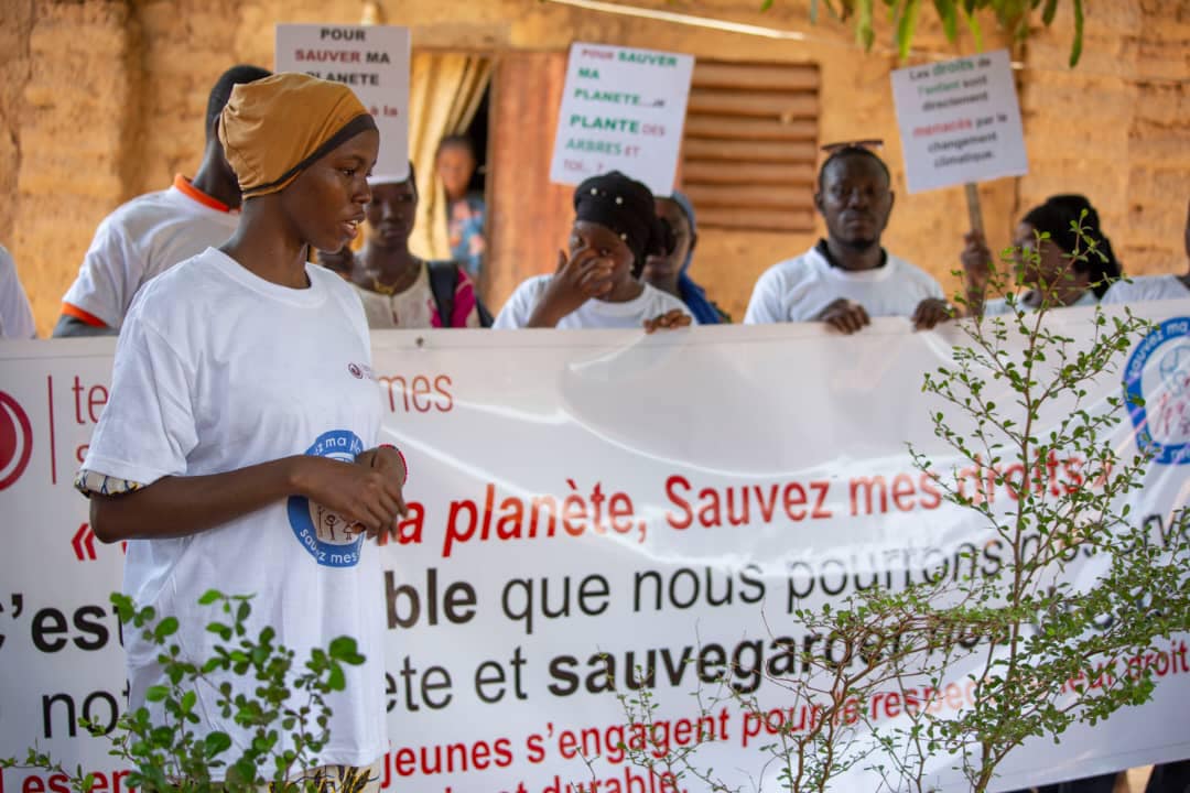 COP28 : UNE COP POUR LES ENFANTS – LES ENFANTS DOIVENT ÊTRE PLACÉS AU CENTRE DES NÉGOCIATIONS ET DES DÉCISIONS